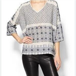 Velvet by Graham and Spencer Short Sleeve Top- size XS